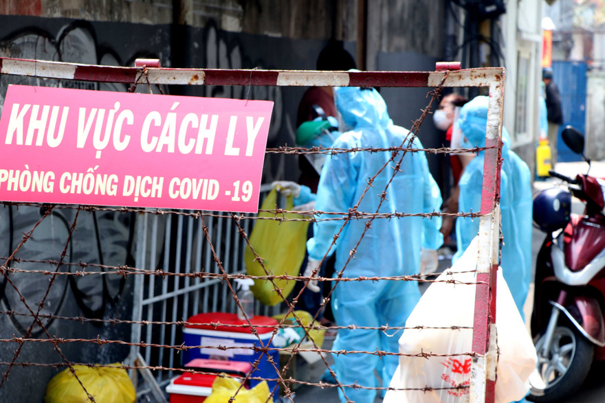 Đến chiều 23/2, TPHCM đã gỡ bỏ phong tỏa toàn bộ 33 điểm cách ly chống COVID-19.