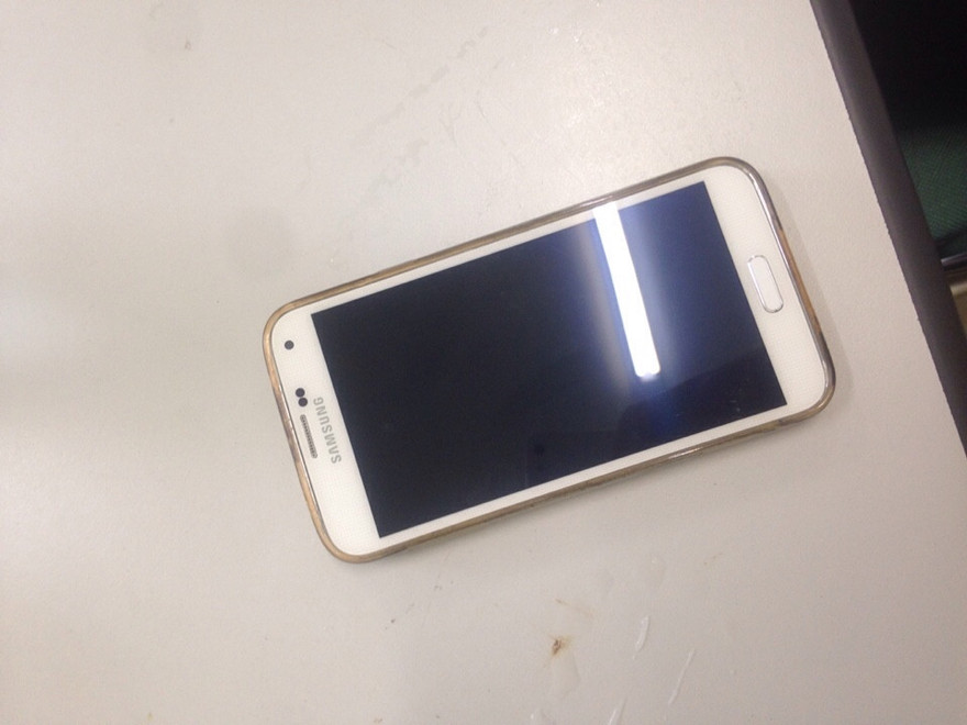 Cảnh sát rút súng truy đuổi kẻ cướp điện thoại trên quốc lộ