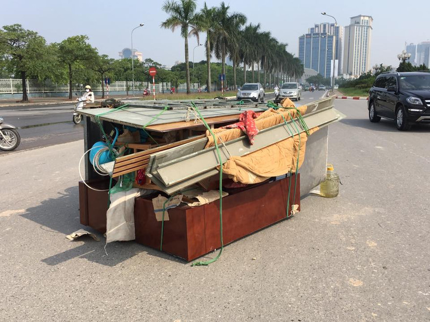 Xe ba bánh va xe đạp điện, 2 người nhập viện