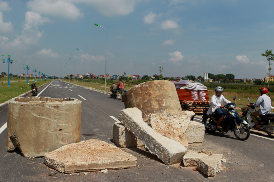 Đường nghìn tỷ đồng đắp chiếu sau 2 tháng thông xe