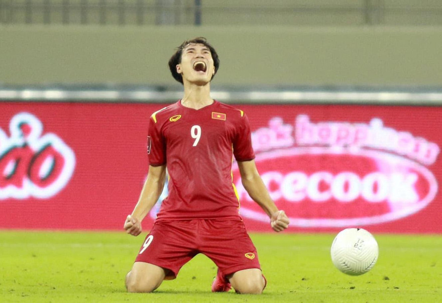 CĐV Malaysia tấn công trang cá nhân của Văn Toàn