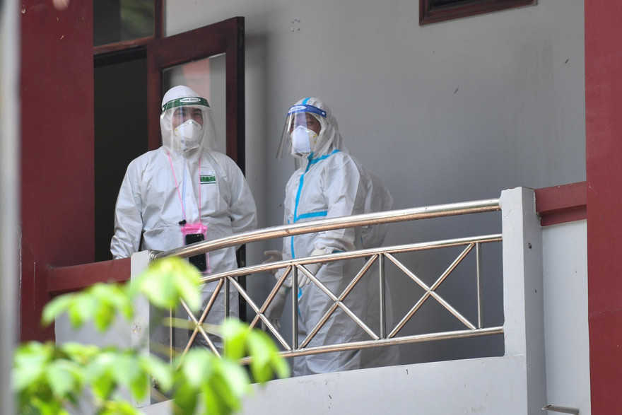 Ngày 20/7, Thiếu tướng Nguyễn Hồng Sơn, Giám đốc Bệnh viện Quân y 175 thuộc Bộ Quốc phòng cho biết, Trung tâm điều trị bệnh nhân COVID-19 của bệnh viện đã tiếp nhận 22 bệnh nhân vừa và nặng để điều trị sau một ngày đi vào hoạt động.