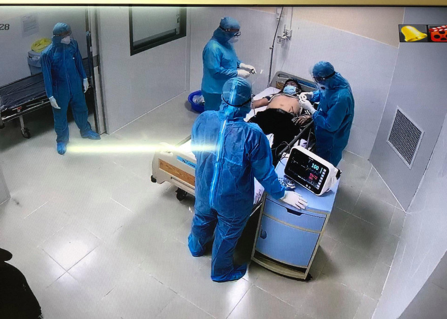 Một bệnh nhân được điều trị tại Bệnh viện điều trị COVID-19 Cần Giờ.