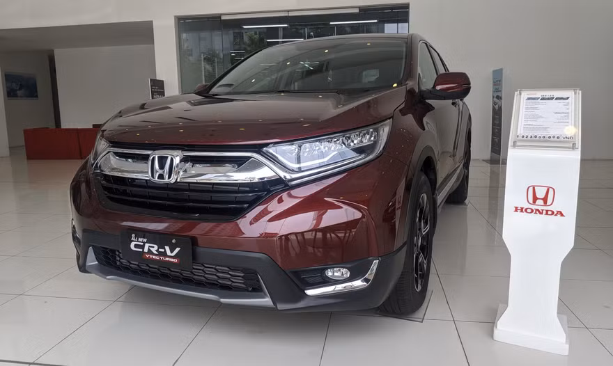 Honda CR-V giảm giá đẩy hàng tồn, 'dọn đường' cho phiên bản mới