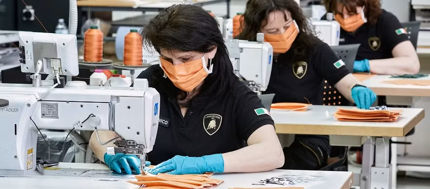Lamborghini chuyển sang sản xuất khẩu trang