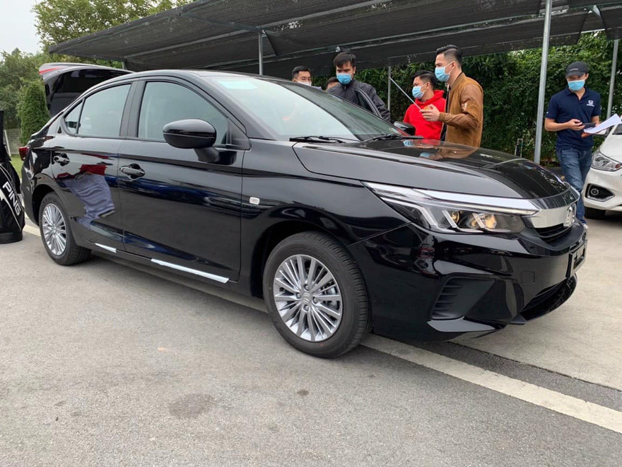 Lộ ảnh thực tế Honda City mới trước ngày ra mắt