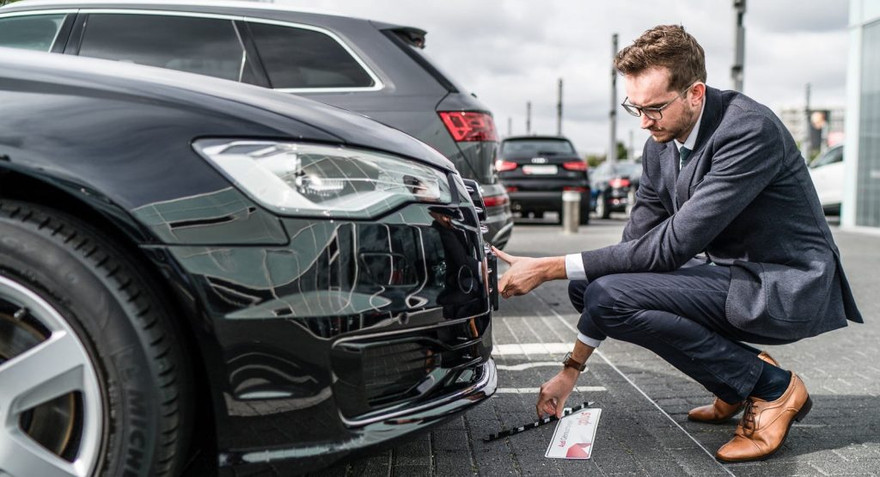 Dịch COVID-19 khiến doanh số ôtô ở châu Âu giảm mạnh