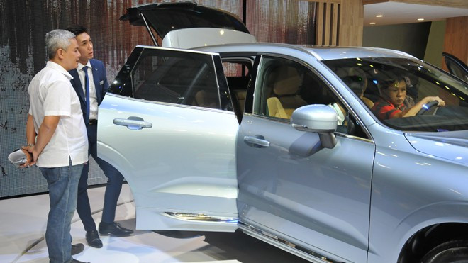 Doanh số ôtô tăng mạnh trong tháng 11