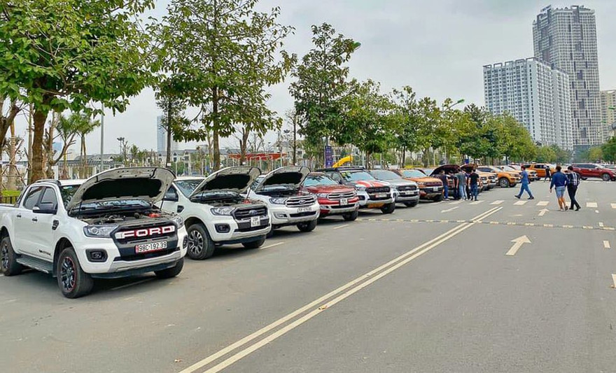 Xe Ford bị chảy dầu tiếp tục được khắc phục tại Việt Nam