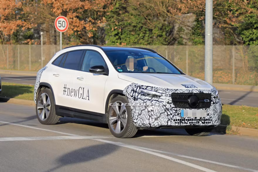 Mercedes-Benz GLA thế hệ mới lộ diện 'hình hài'