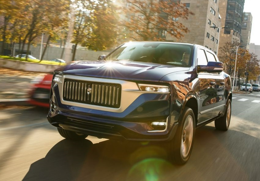 Xe siêu sang Aznom Palladium dài gần 6 mét của Italy