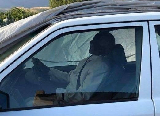 Chính trị gia Nam Phi được chôn cất cùng xe Mercedes