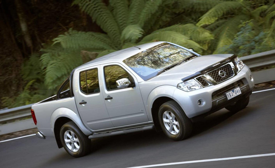 Triệu hồi hàng loạt Nissan Navara do lỗi túi khí Takata