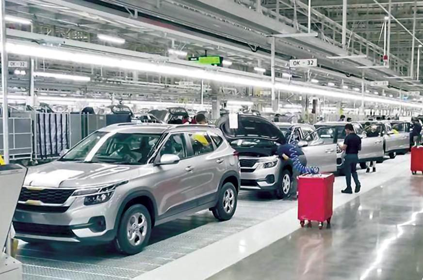 Doanh số ôtô toàn cầu giảm 39% trong tháng 3