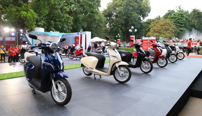 Xe máy truyền thống giảm doanh số, nhường chỗ cho xe điện?