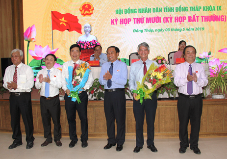 Lãnh đạo tỉnh Đồng Tháp chúc mừng ông Châu Hồng Phúc và ông Phạm Thiện Nghĩa