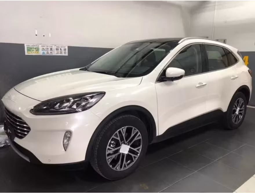 Ford Escape 2020 lộ ảnh thực tế ở Việt Nam