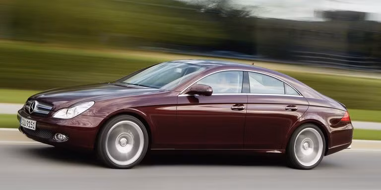 Mercedes-Benz triệu hồi 744.000 xe sang tại Mỹ