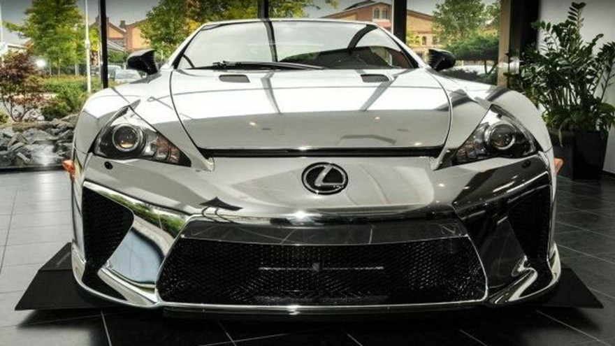 Siêu xe Lexus LFA cũ được bán giá hơn 1 triệu euro