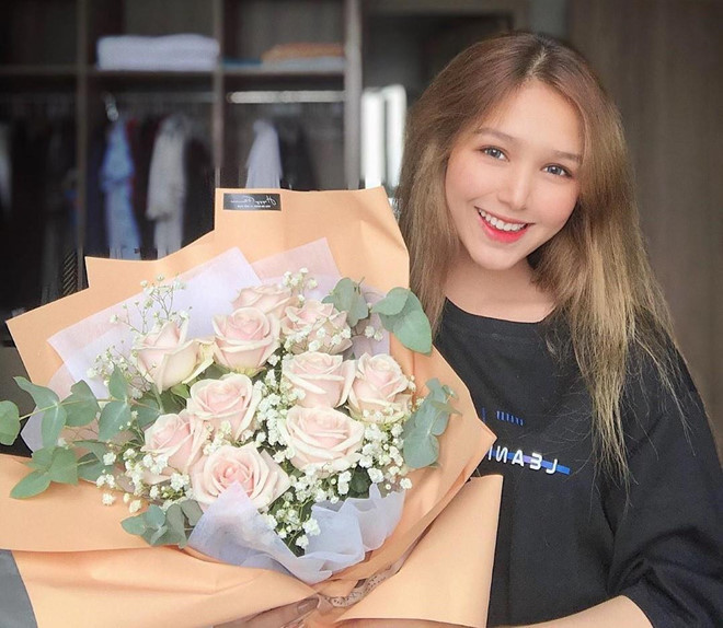 Hot girl 2K2 sở hữu mặt xinh, body gợi cảm thường bị nhầm là gái Tây