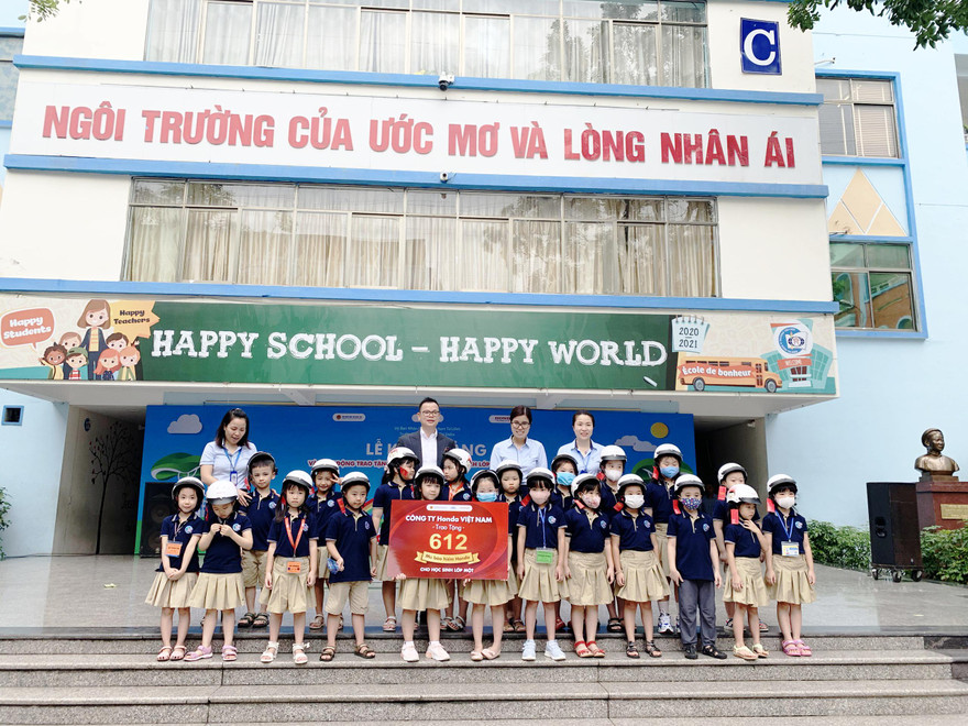 HEAD Doanh Thu 3 góp phần 'giữ trọn ước mơ' cho học sinh lớp 1