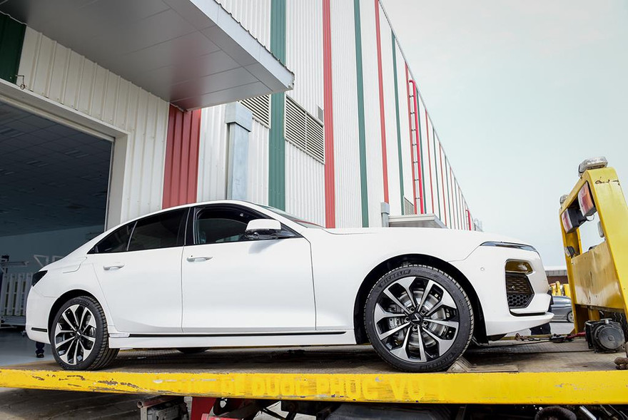 VinFast đưa những chiếc xe đầu tiên đi kiểm thử ở nước ngoài