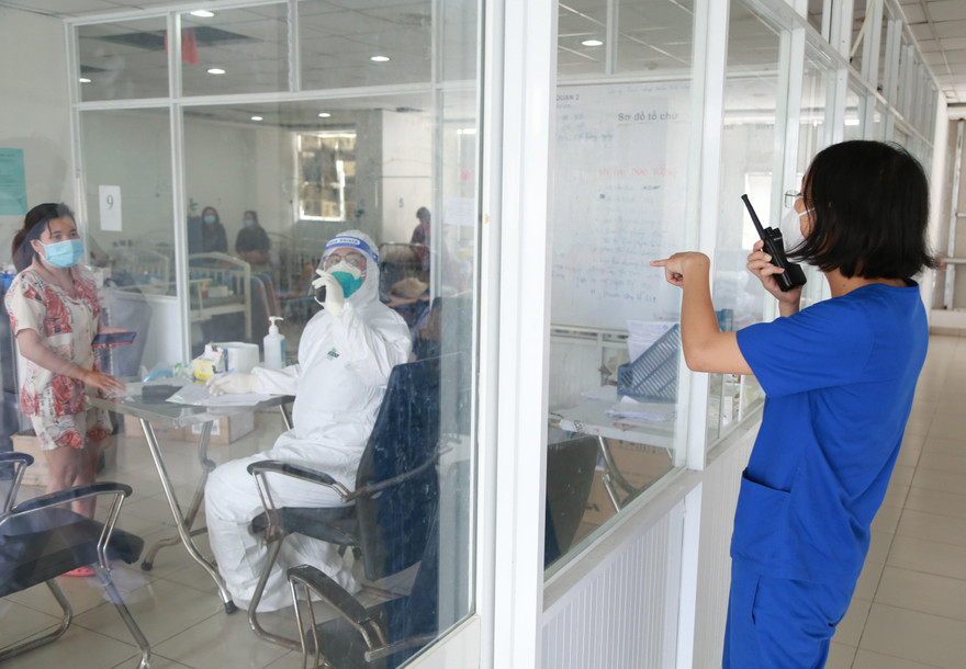 Các cơ sở điều trị COVID tại TPHCM dồn lực cứu chữa bệnh nhân nặng, mắc mới