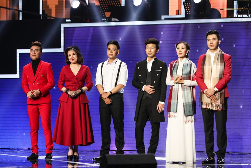 Các học trò của Quang Lê trên sân khấu trên sân khấu Thần Tượng Bolero..