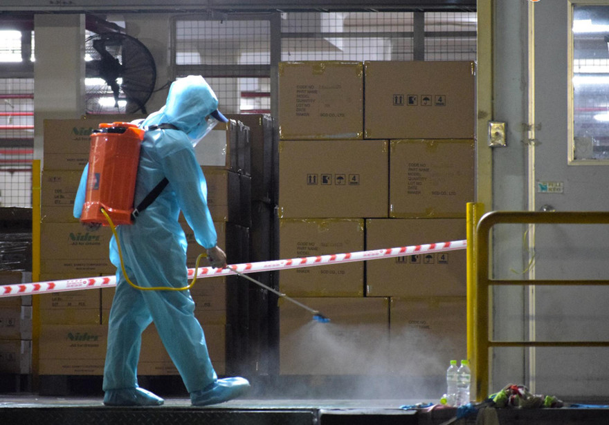 Chiều 3/7, Trung tâm Y tế TP Thủ Đức, TPHCM cho biết, vừa ghi nhận 91 công nhân tại Công ty Nidec Sankyo nghi mắc COVID-9 sau khi khẩn cấp lấy mẫu test nhanh cho công nhân công ty này.