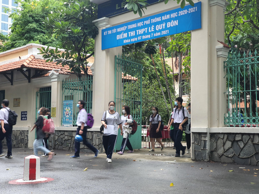 TPHCM phát hiện thêm nhiều thí sinh nghi mắc COVID-19 trong buổi thi môn Toán