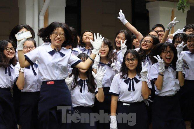 TPHCM miễn học phí học kỳ I cho cả trường công lập và ngoài công lập