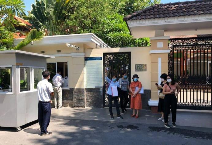 Phụ huynh trường Quốc tế Á Châu phản ánh việc tăng học phí