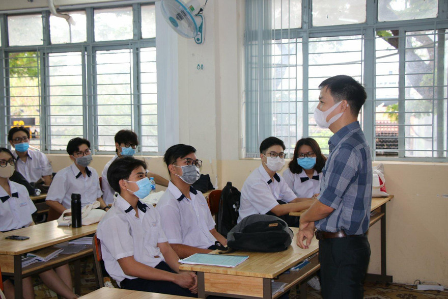 Năm học 2021- 2022 tại TPHCM sẽ bắt đầu bằng trục tuyến, giáo viên, học sinh sẽ gặp nhau qua màn hình máy tính