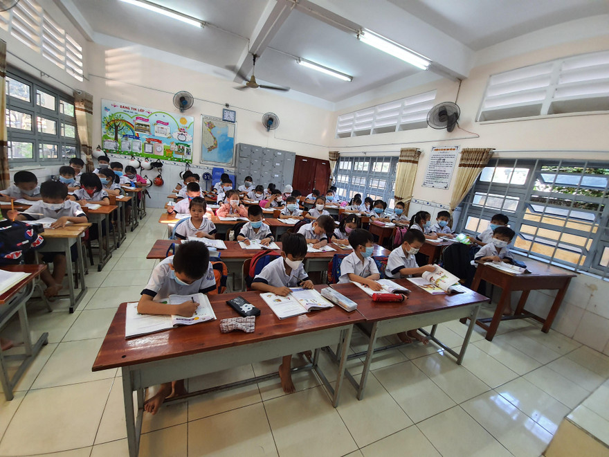 Hơn 1.500 học sinh TPHCM mồi côi vì COVID-19