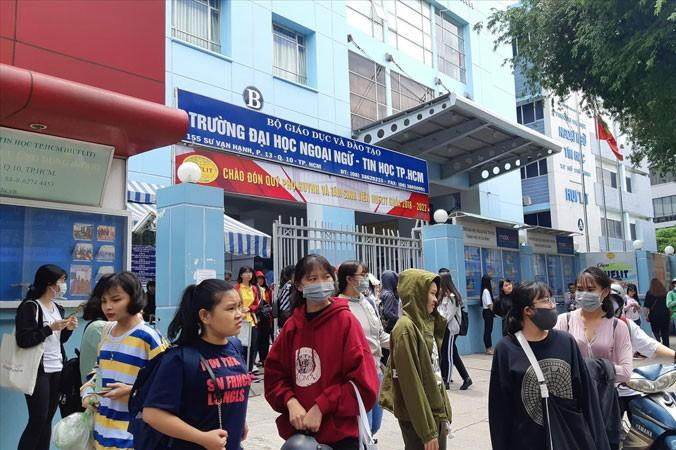 Trường Đại học Ngoại ngữ - Tin học TPHCM đã ra thông báo khẩn đến toàn trường do có sinh viên mắc COVID-19