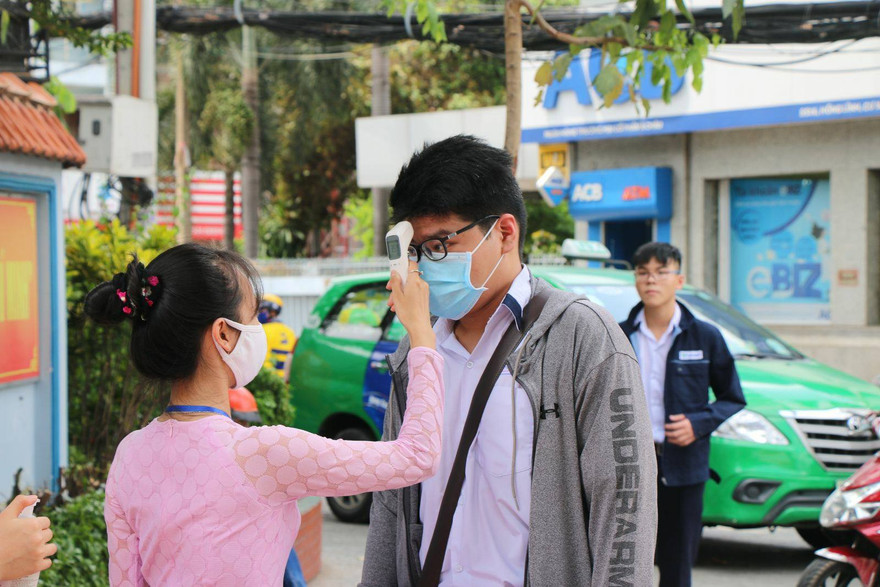  Dịch COVID-19 diễn biến phức tạp, nhiều trường đại học ở TPHCM dạy trực tuyến sau Tết