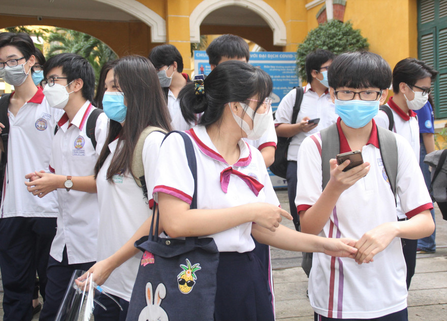 Thí sinh tham dự kỳ thi tốt nghiệp THPT 2021 tại TPHCM