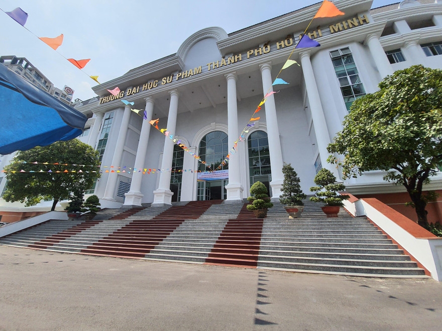 Điểm chuẩn Trường ĐH Sư phạm TPHCM cao “chót vót”, nhiều ngành 9 điểm mỗi môn vẫn rớt