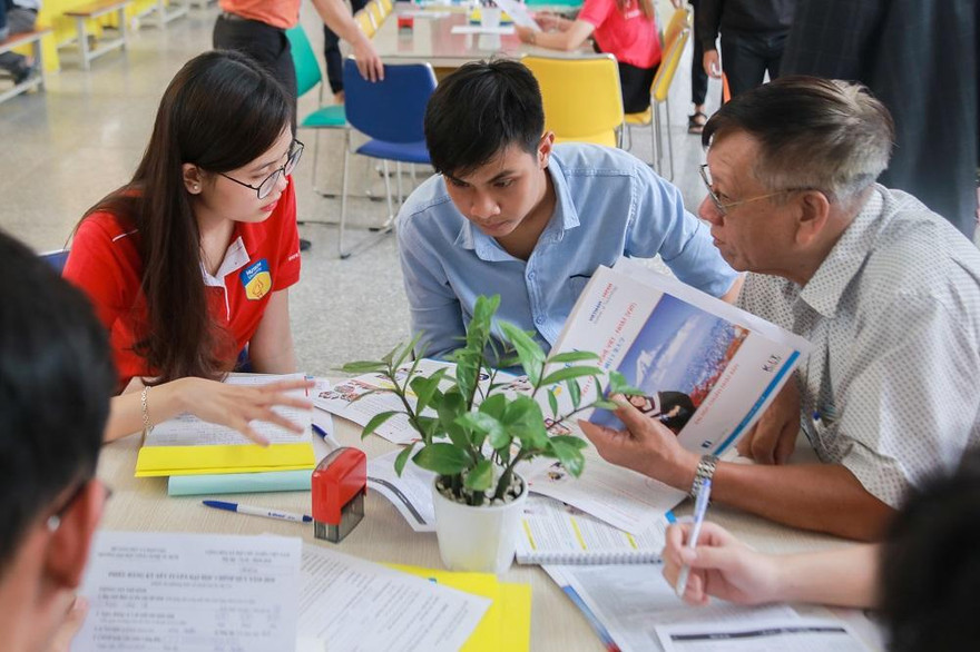 Trường ĐH đầu tiên tại TPHCM công bố điểm chuẩn đại học