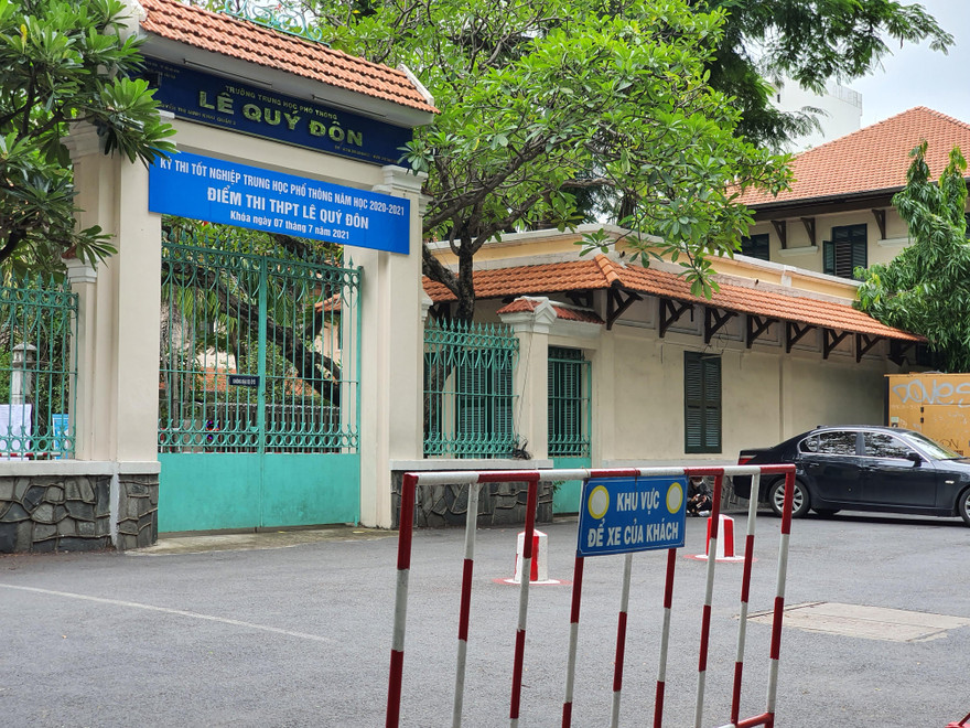 Thí sinh chung phòng với ca ngất xỉu, dương tính nCoV được ngồi phòng thi đặc biệt