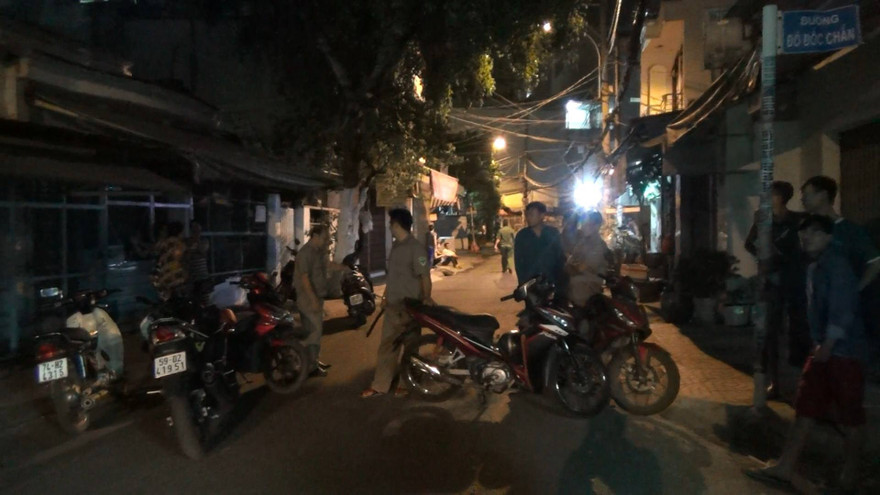 Công an phong toả hiện trường, điều tra vụ việc.