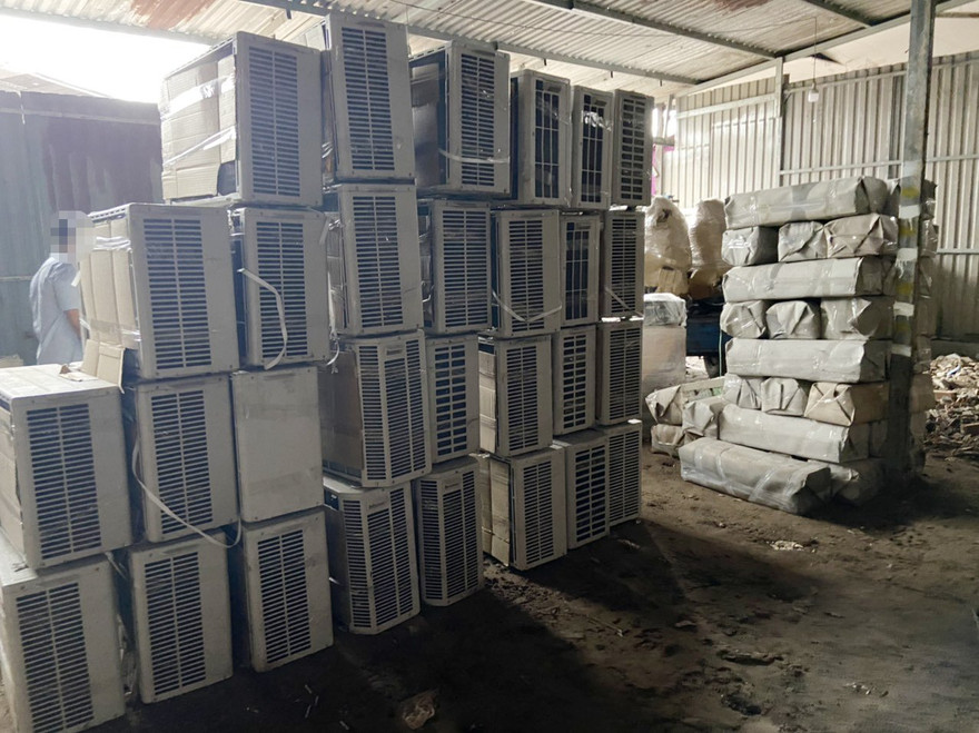 Lượng lớn đồ điện tử, điện lạnh đã qua sử dụng bị phát hiện.