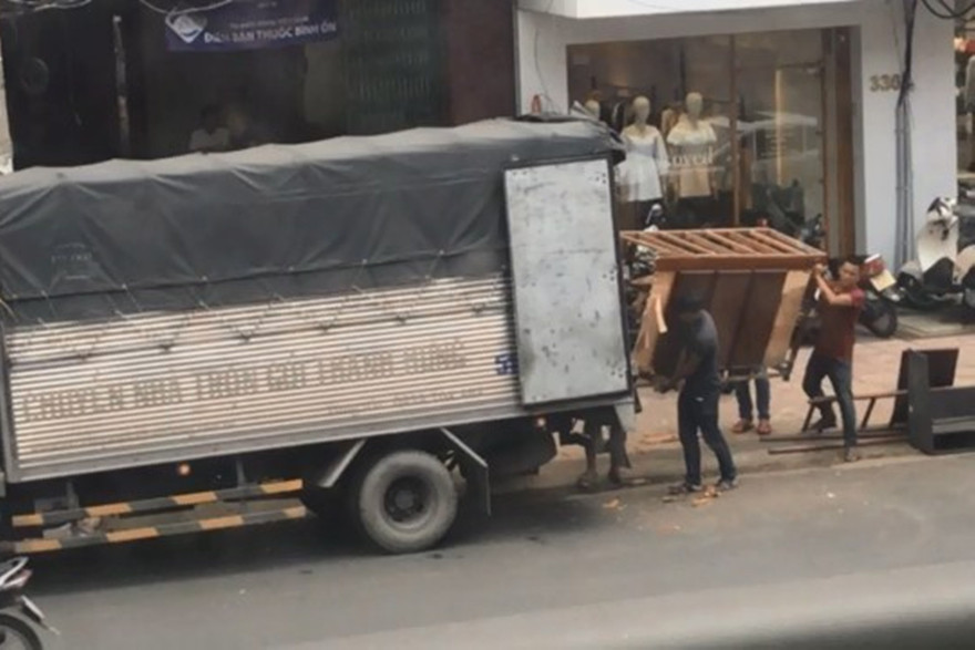 Toàn bộ tài sản trong nhà bà Châu bị dọn đi nơi khác.