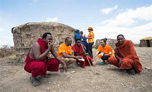 Halotel mang dịch vụ viễn thông tới các bản làng tại Tan-da-ni-a.