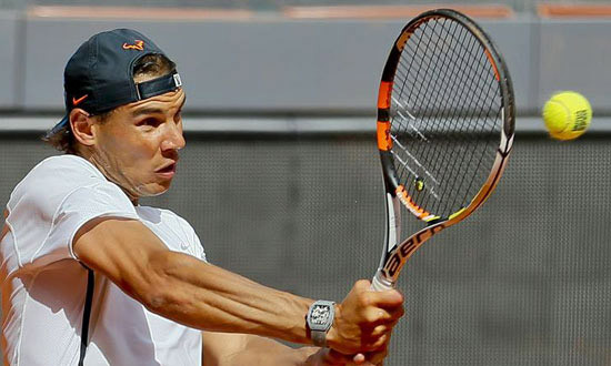 Rafael Nadal trong một buổi tập ở Madrid