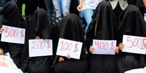 Những hình ảnh đau đớn về thân phận các cô gái rơi vào tay IS.