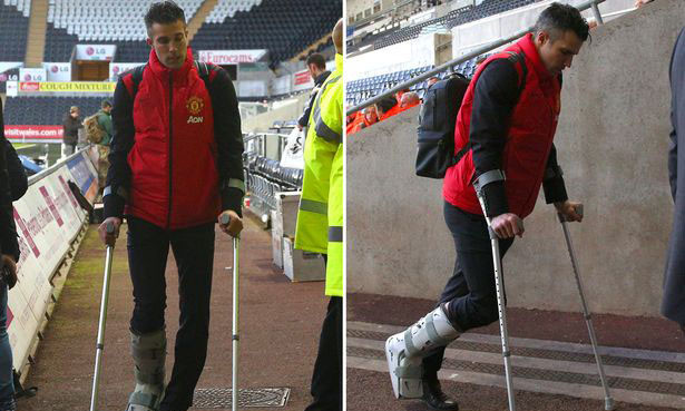 Van Persie dính chấn thương cực nặng.
