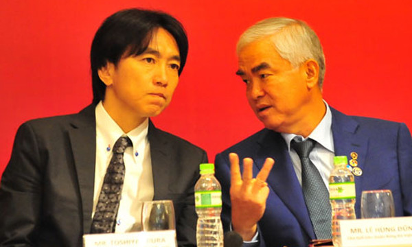 HLV Miura và Chủ tịch VFF Lê Hùng Dũng