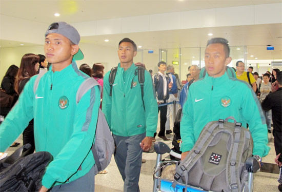 Olympic Indonesia tới Hà Nội vào trưa ngày 7/3