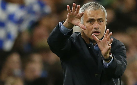 HLV Mourinho vui mừng sau chiến thắng Maccabi Tel-Aviv